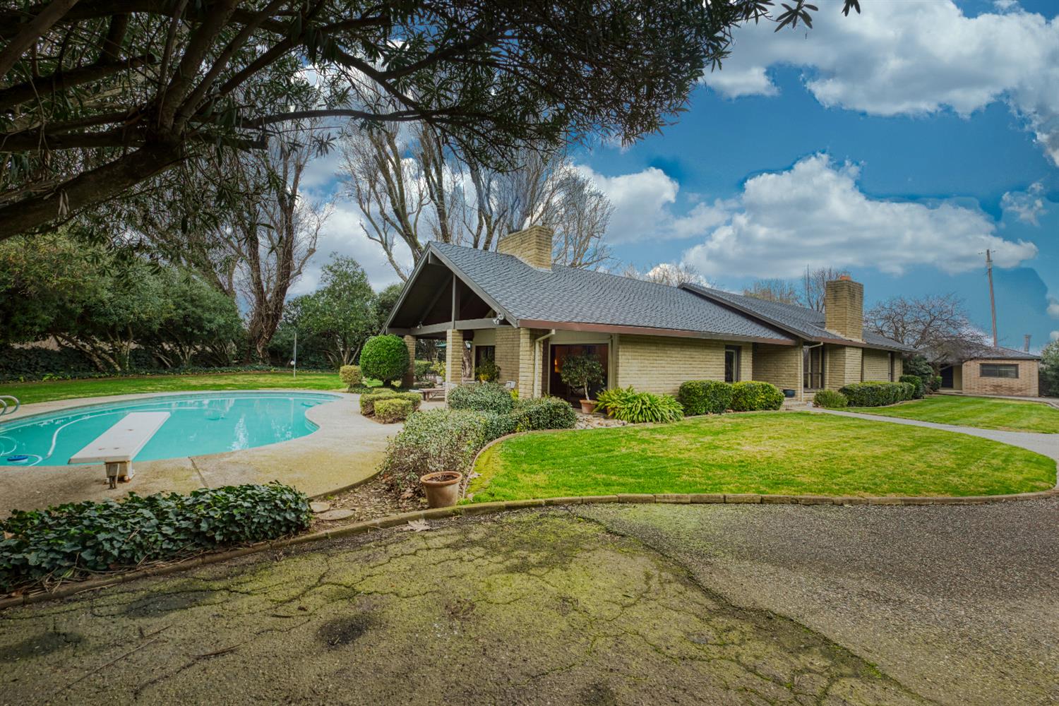 419 Burkhard Rd, Patterson, CA 95363