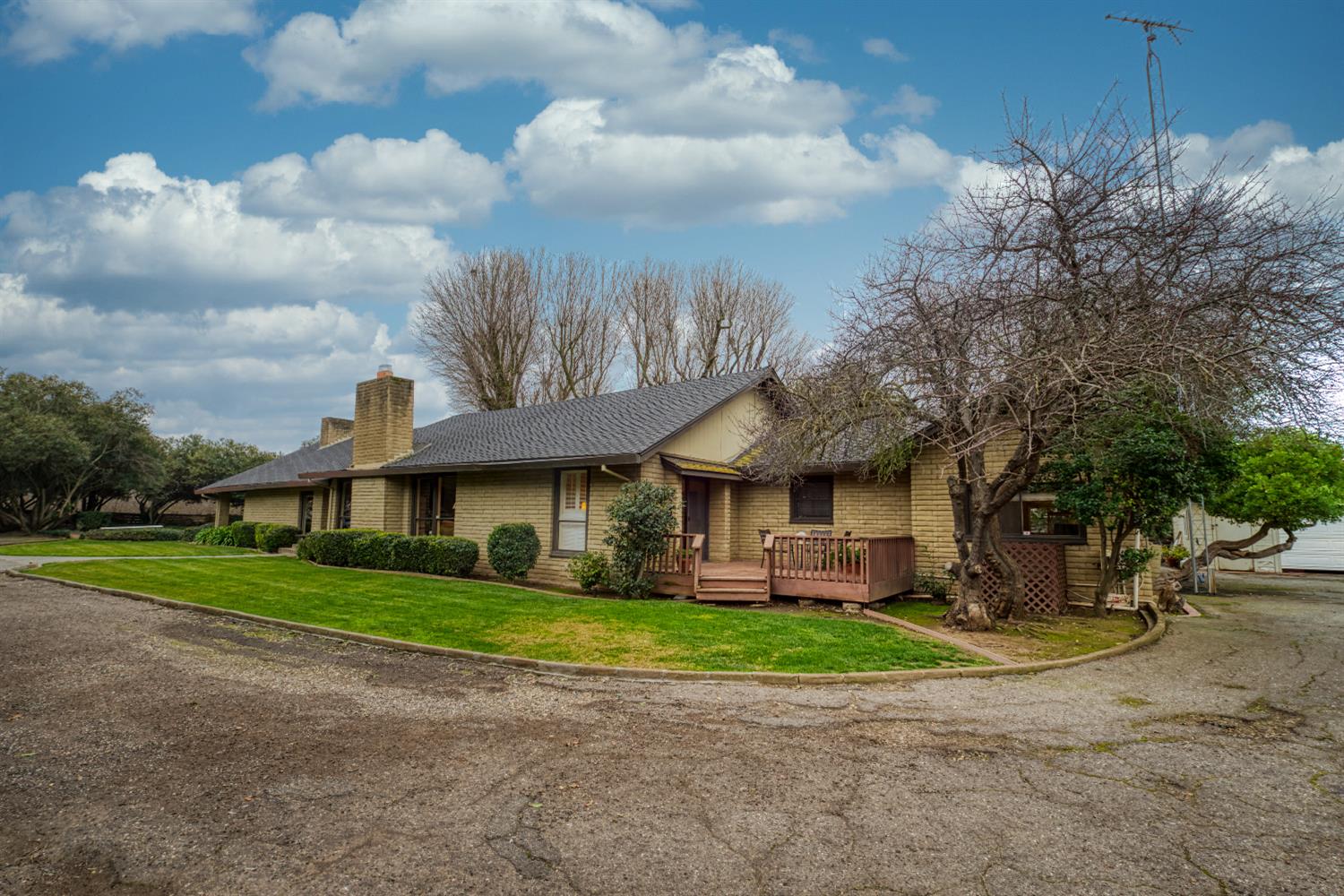 419 Burkhard Rd, Patterson, CA 95363