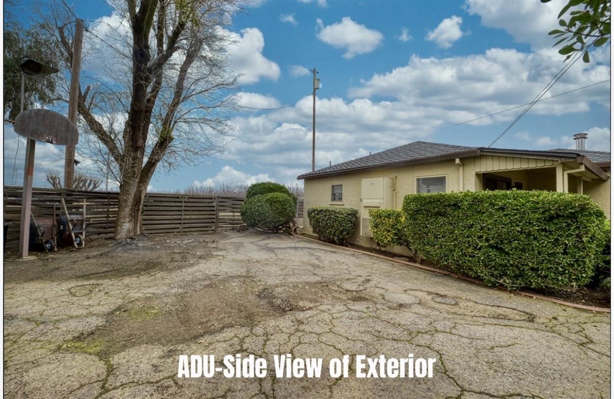 419 Burkhard Rd, Patterson, CA 95363