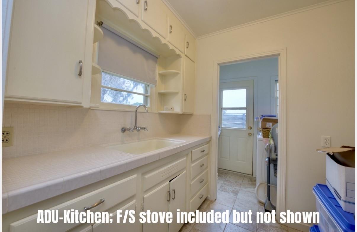 419 Burkhard Rd, Patterson, CA 95363