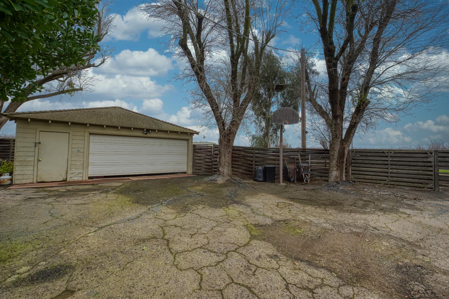 419 Burkhard Rd, Patterson, CA 95363