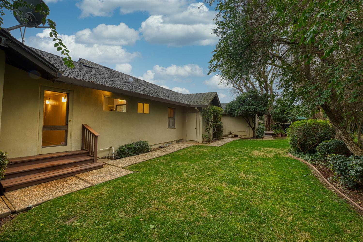 419 Burkhard Rd, Patterson, CA 95363