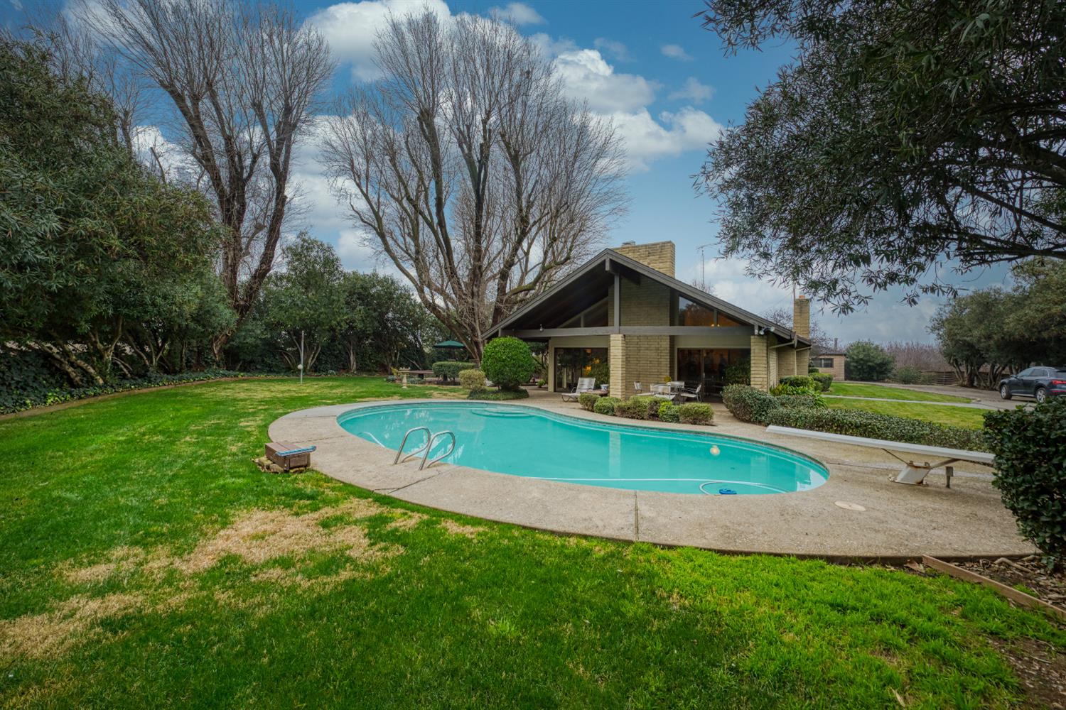 419 Burkhard Rd, Patterson, CA 95363