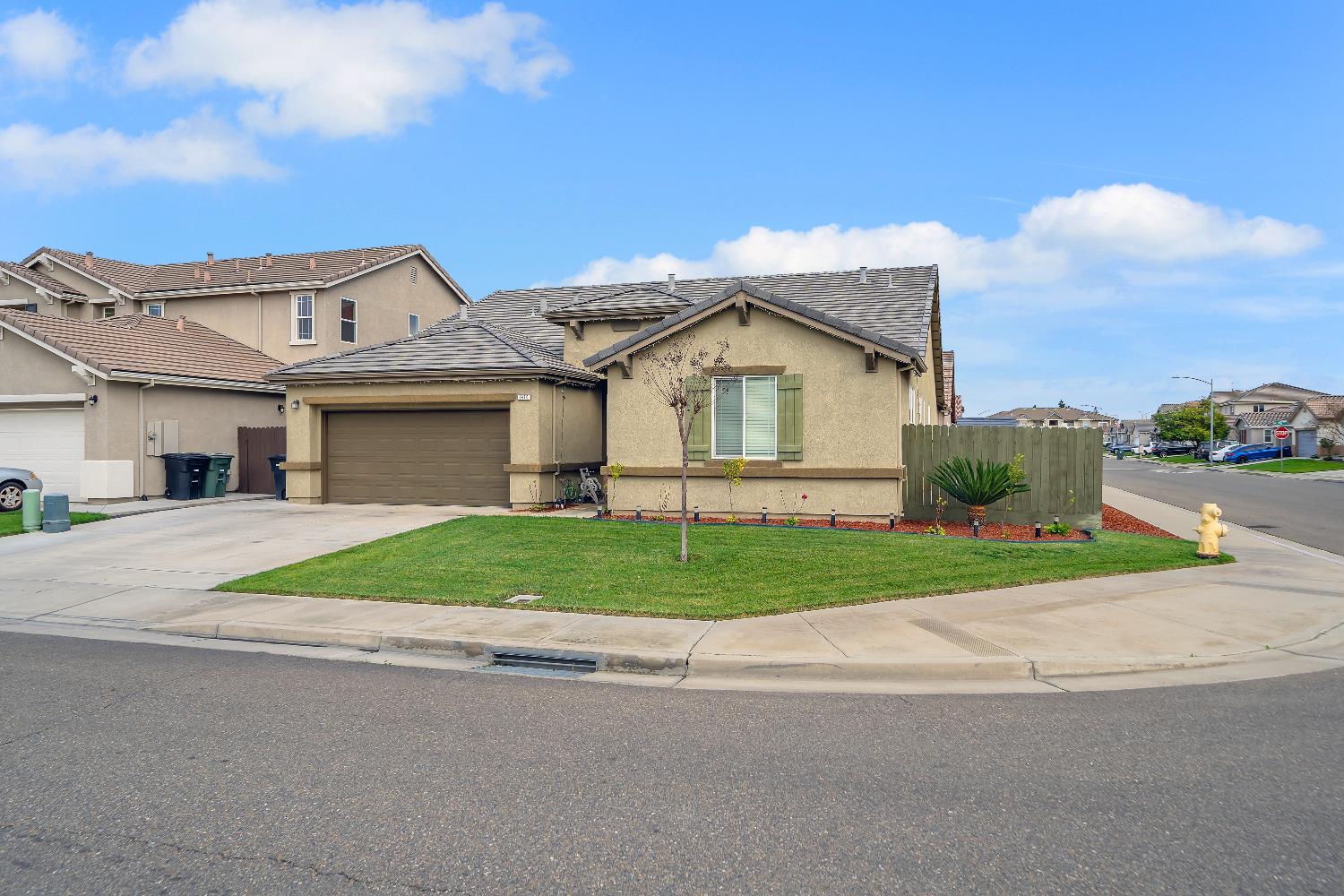 1910 Southport Ave, Livingston, CA 95334