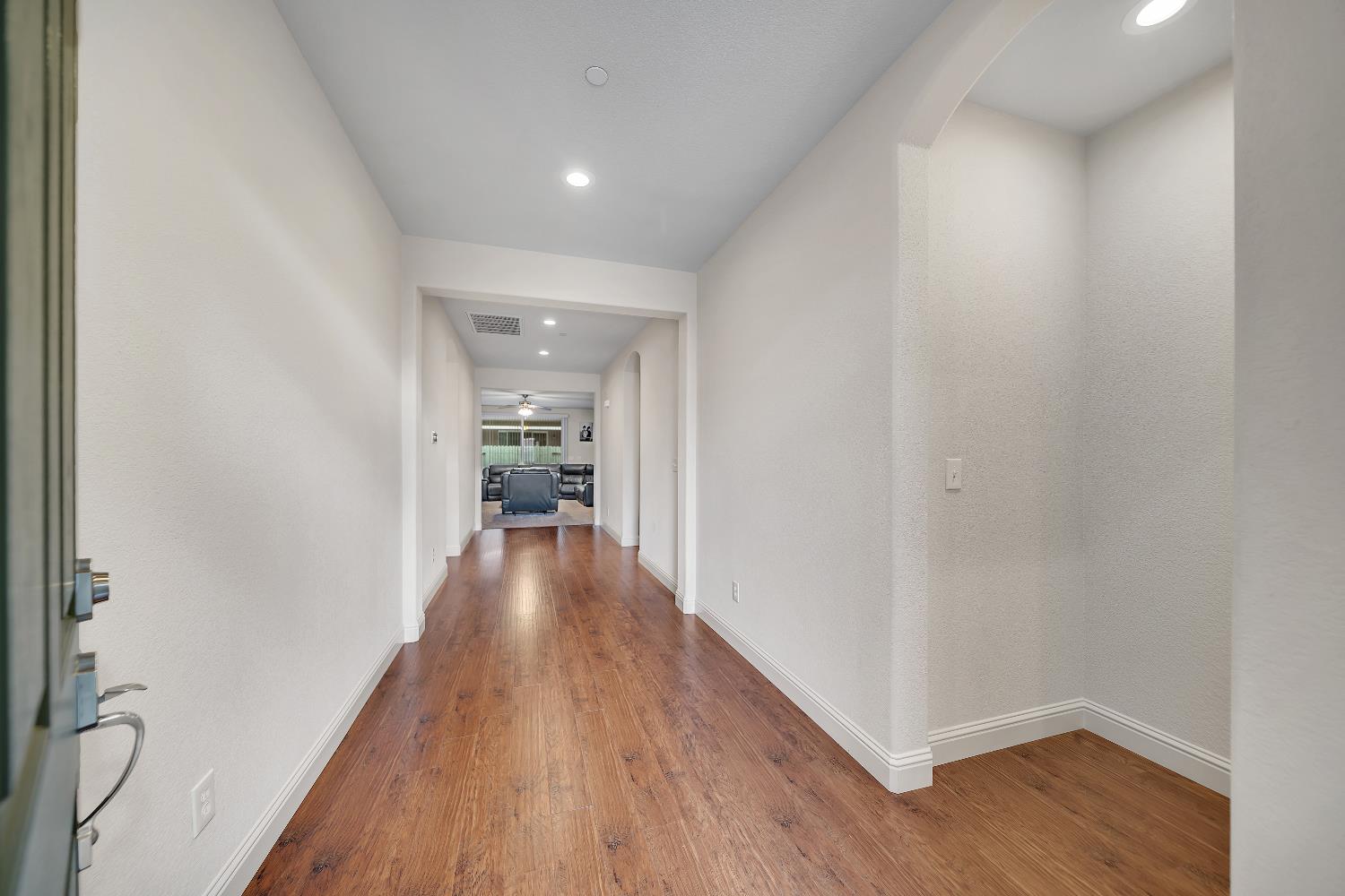 1910 Southport Ave, Livingston, CA 95334