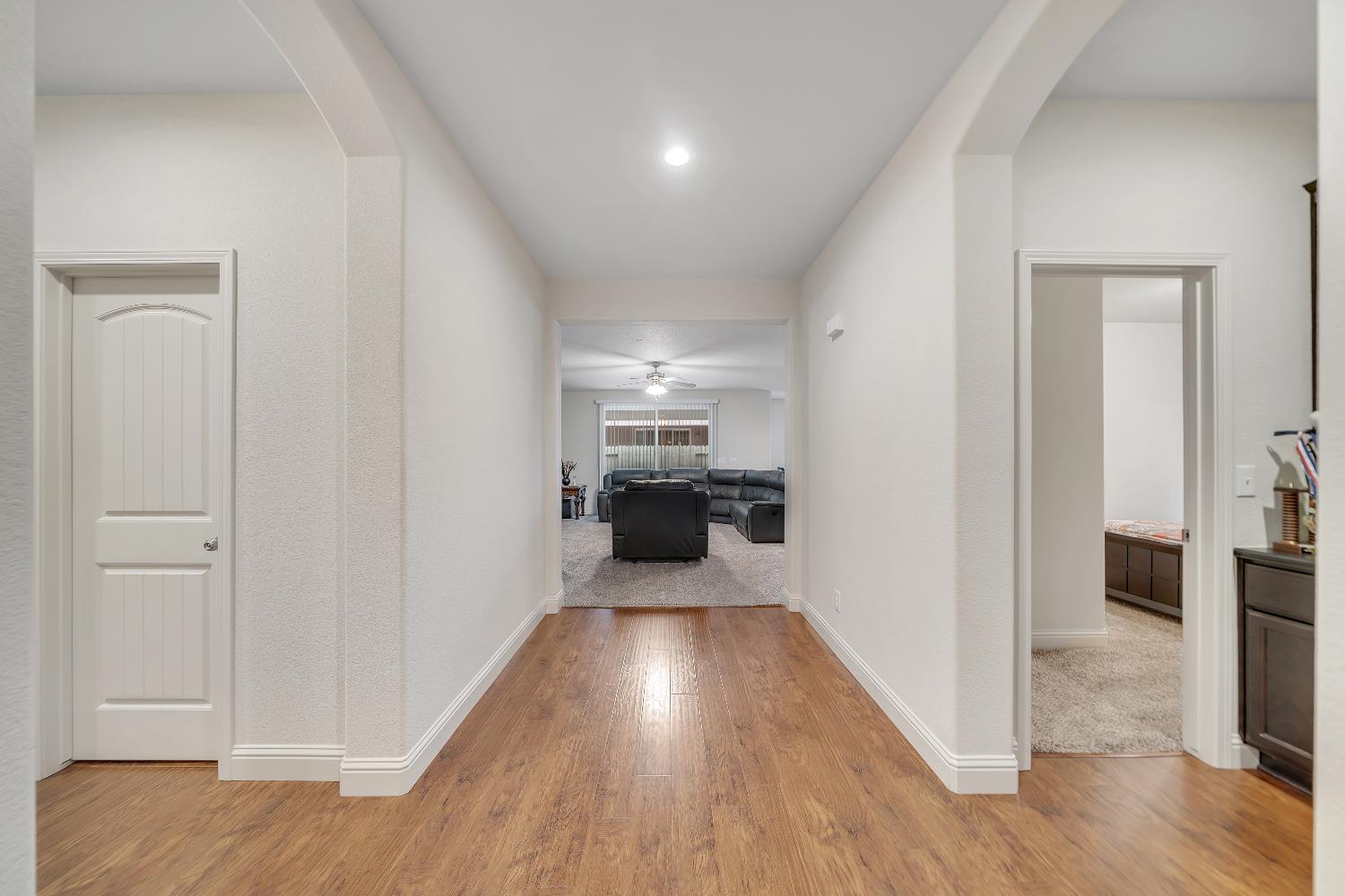 1910 Southport Ave, Livingston, CA 95334