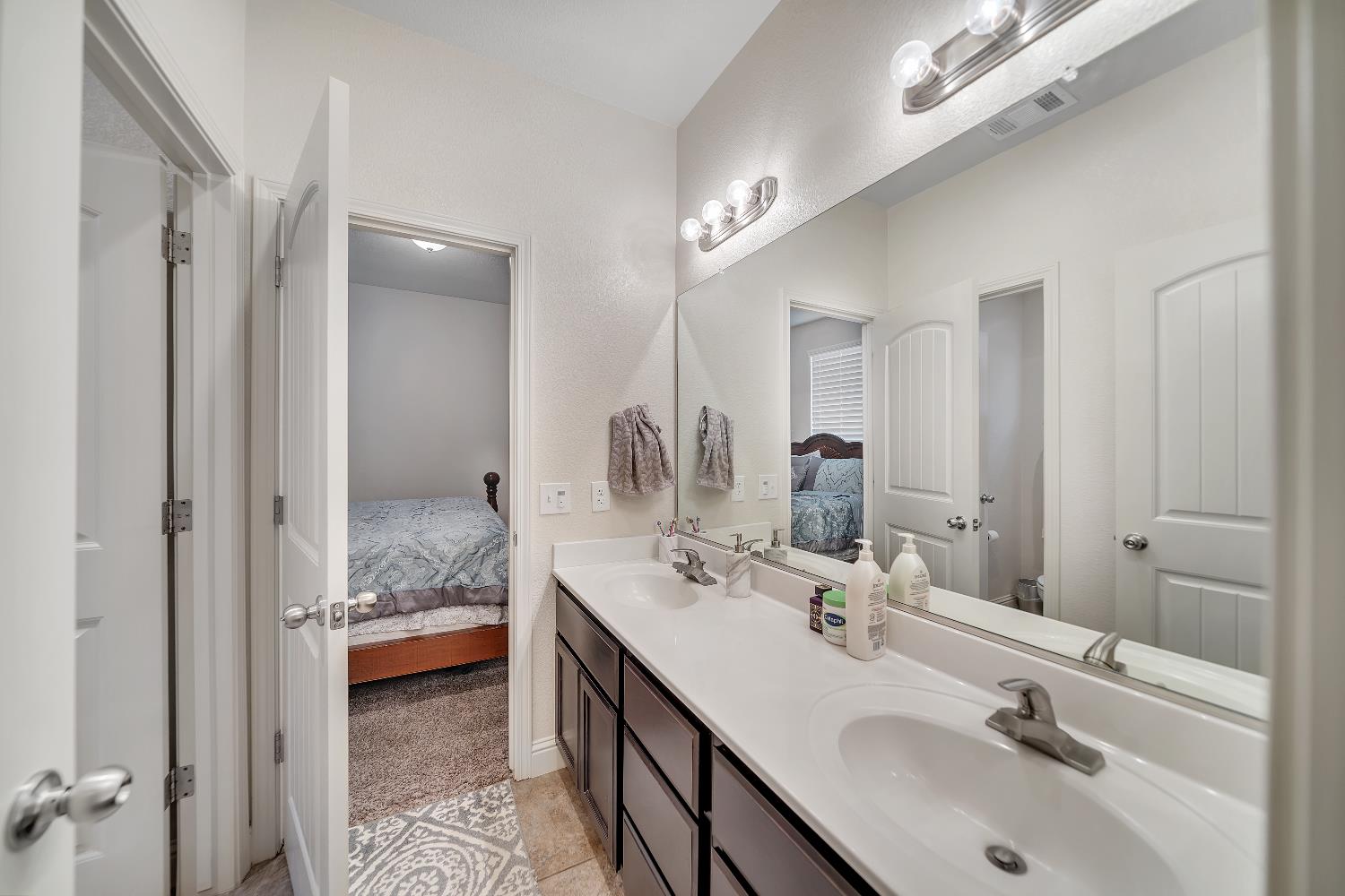 1910 Southport Ave, Livingston, CA 95334