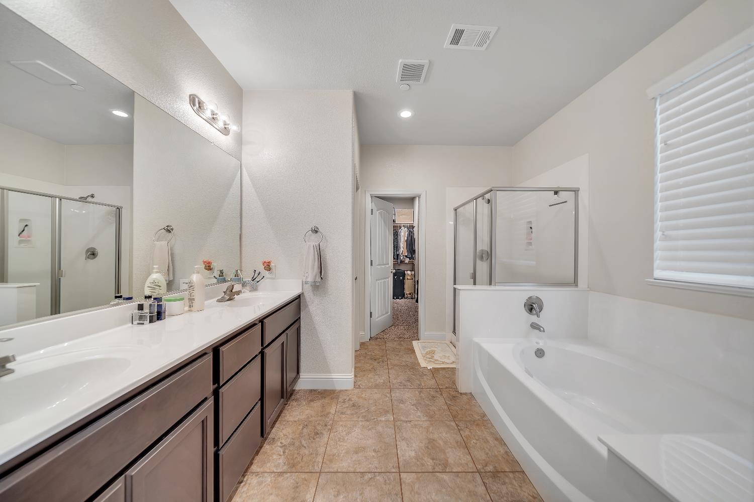 1910 Southport Ave, Livingston, CA 95334