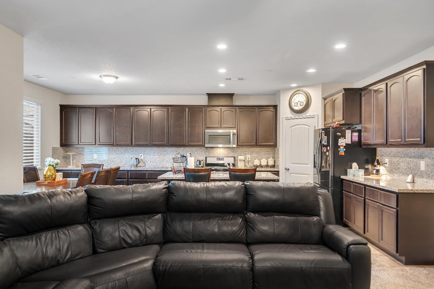 1910 Southport Ave, Livingston, CA 95334