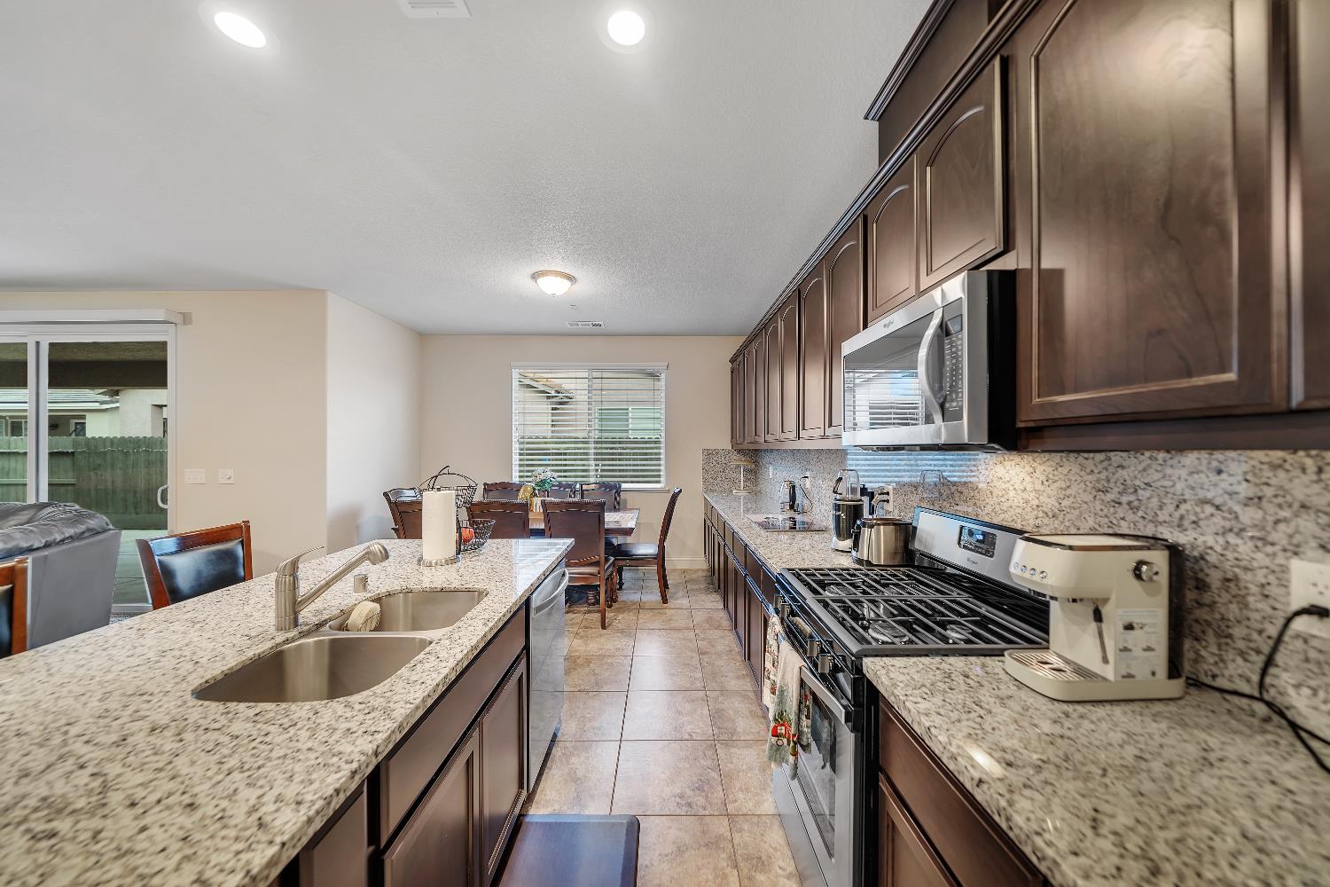 1910 Southport Ave, Livingston, CA 95334