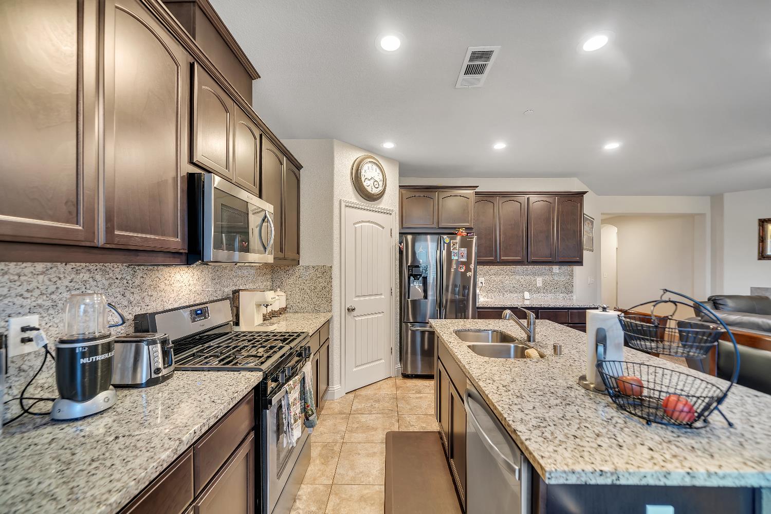 1910 Southport Ave, Livingston, CA 95334