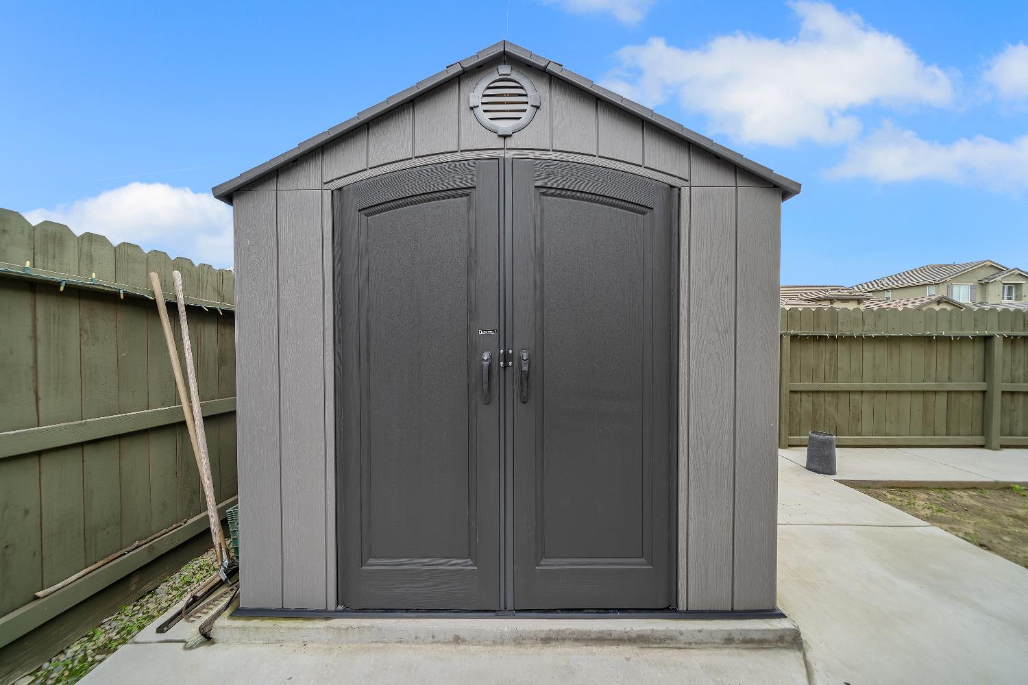 1910 Southport Ave, Livingston, CA 95334