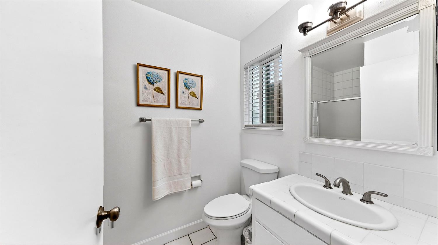 3809 Longbridge Dr, Modesto, CA 95356