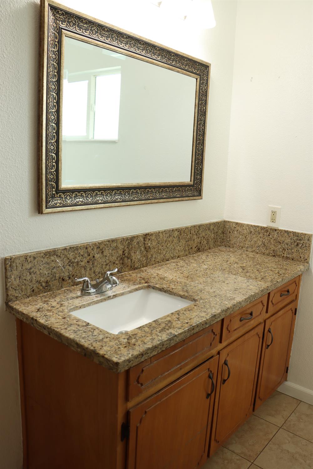 1217 Princeton Pl, Manteca, CA 95336