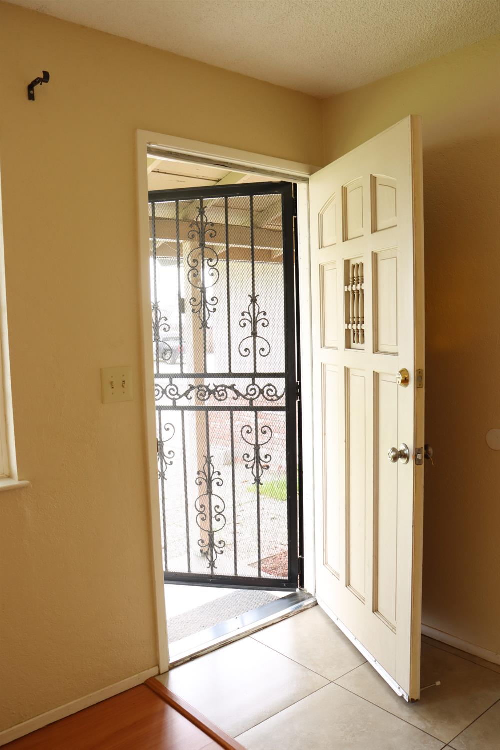 1217 Princeton Pl, Manteca, CA 95336