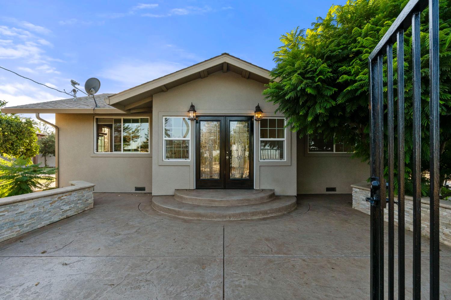 14125 Ward Ave, Patterson, CA 95363