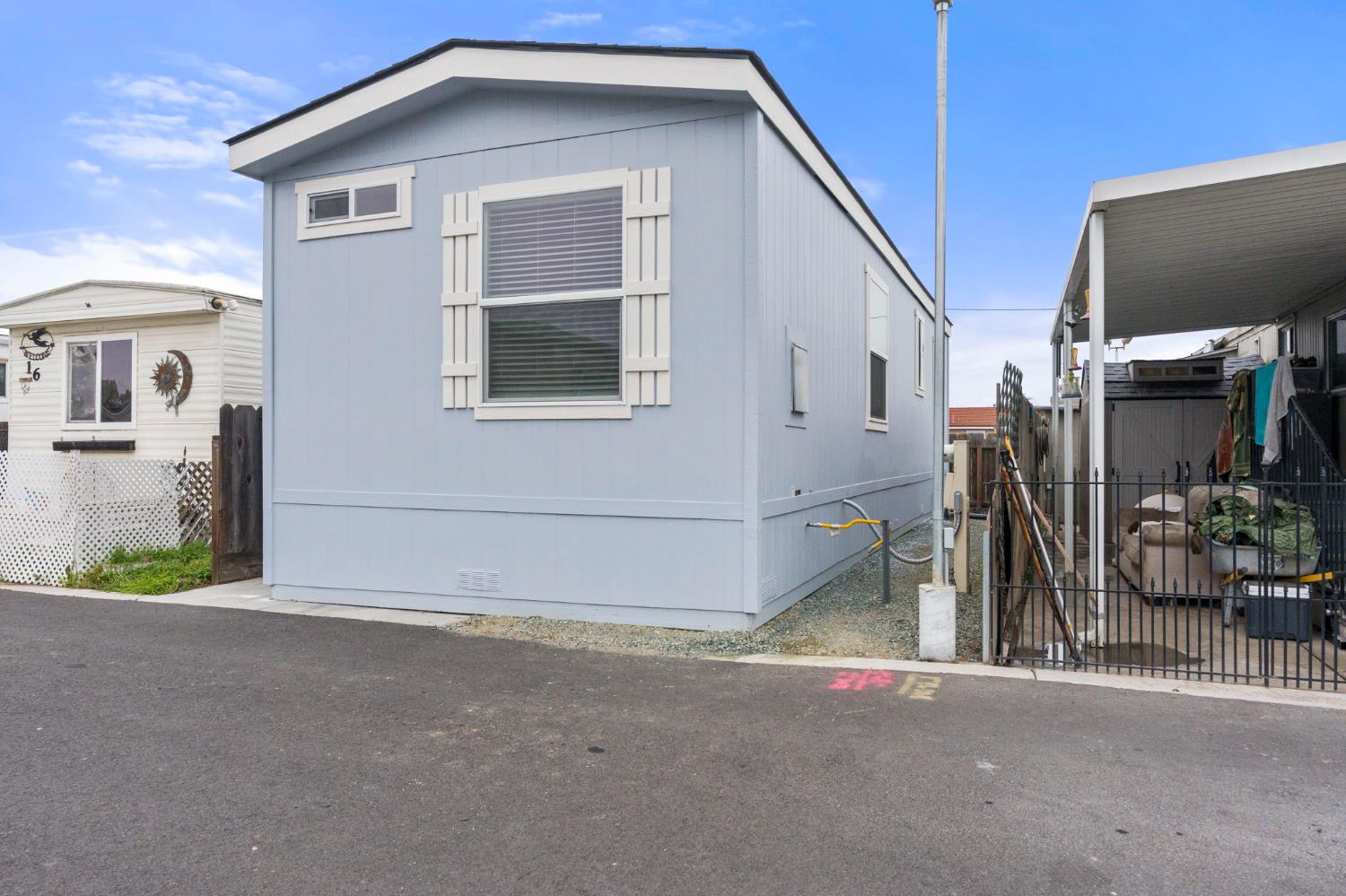 880 E F St #14, Oakdale, CA 95361