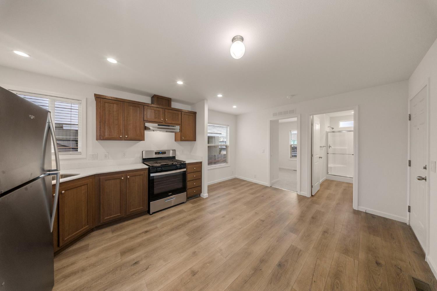 880 E F St #14, Oakdale, CA 95361