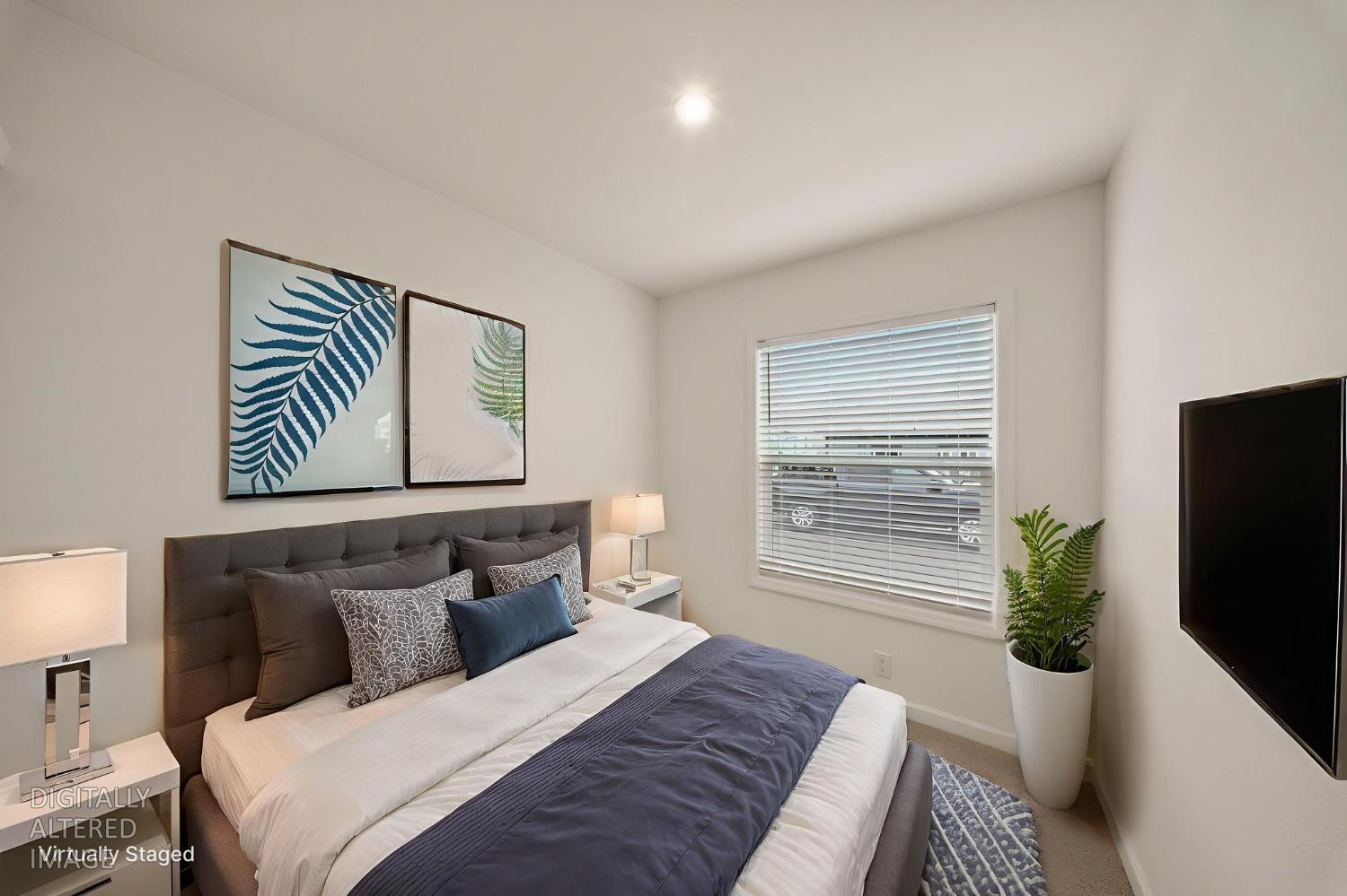 880 E F St #14, Oakdale, CA 95361