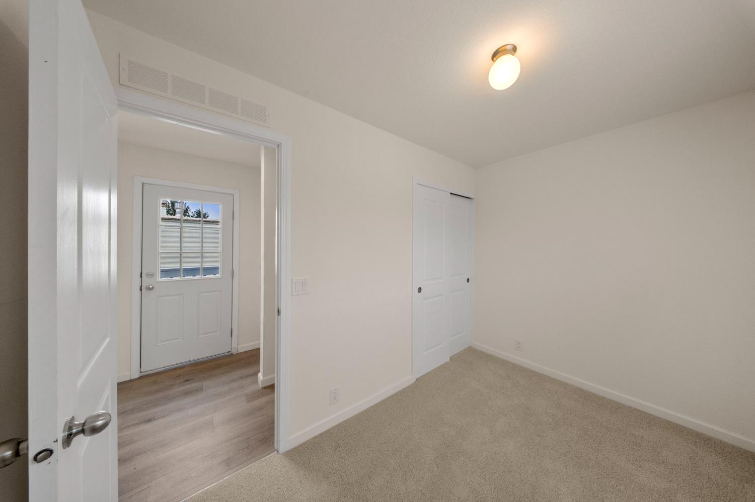 880 E F St #14, Oakdale, CA 95361