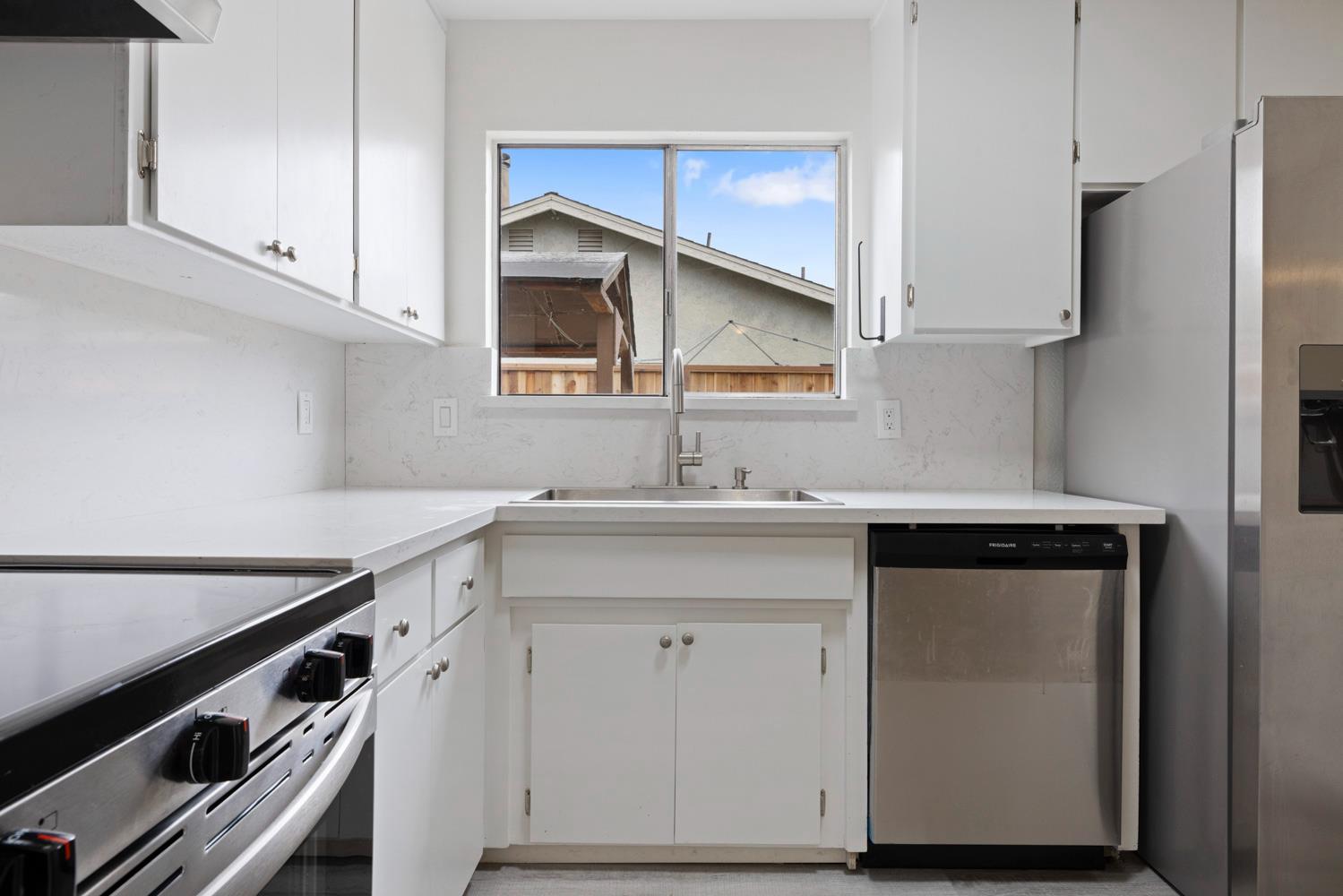 1494 Hilary Way, Manteca, CA 95336