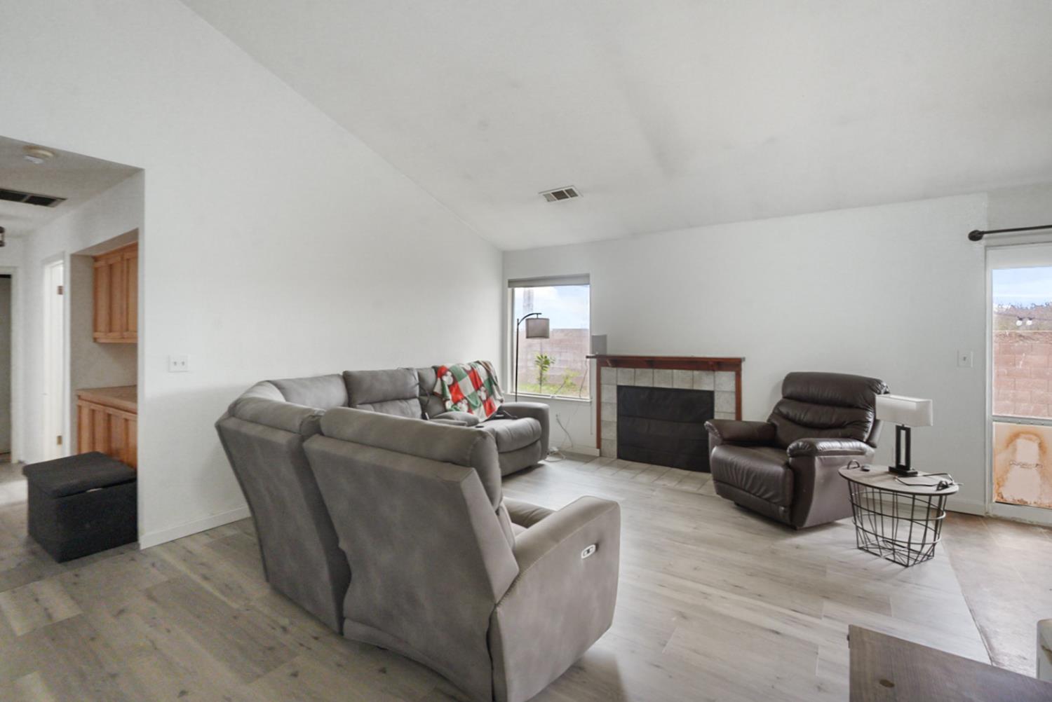 12343 Quicksilver St, Waterford, CA 95386