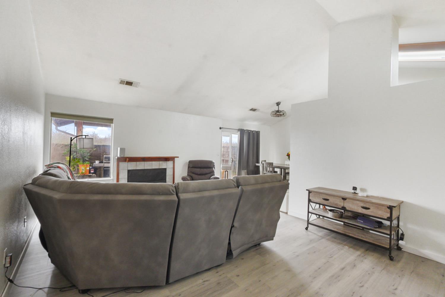 12343 Quicksilver St, Waterford, CA 95386