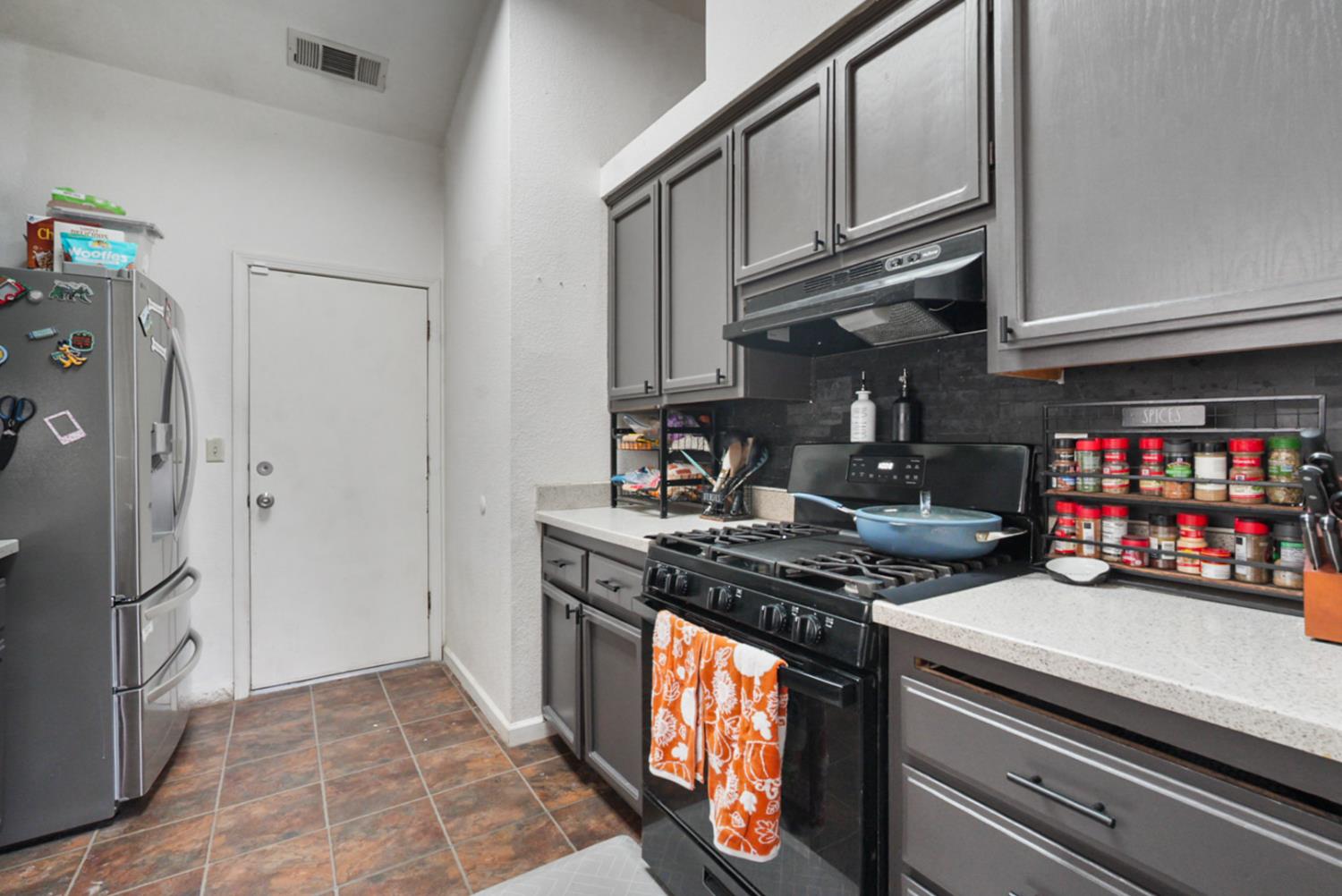 12343 Quicksilver St, Waterford, CA 95386