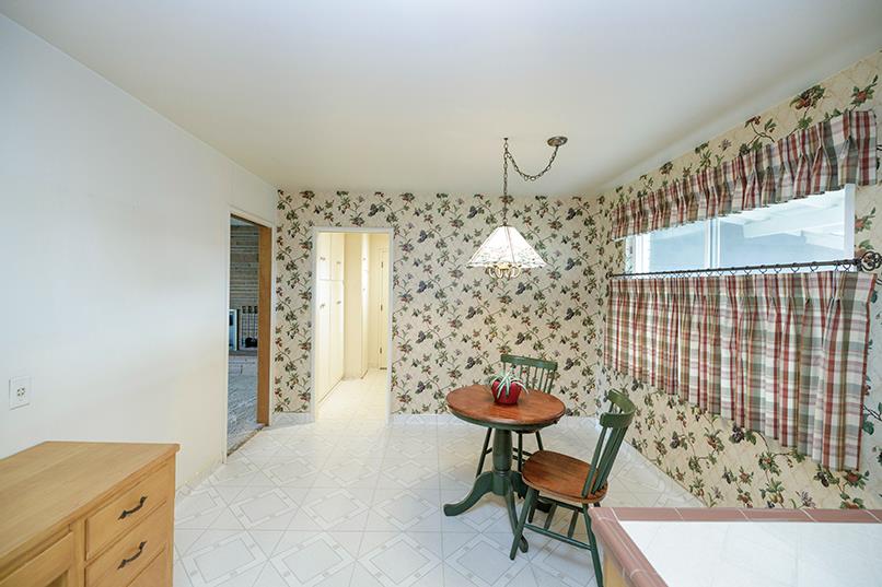 909 Mount Vernon Dr, Modesto, CA 95350