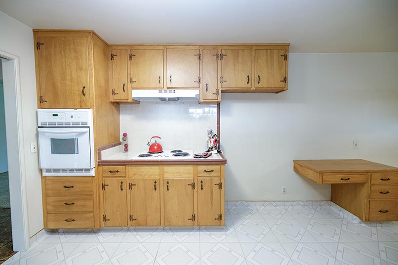 909 Mount Vernon Dr, Modesto, CA 95350