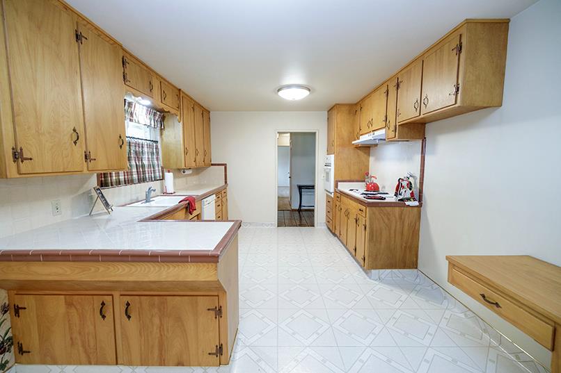 909 Mount Vernon Dr, Modesto, CA 95350