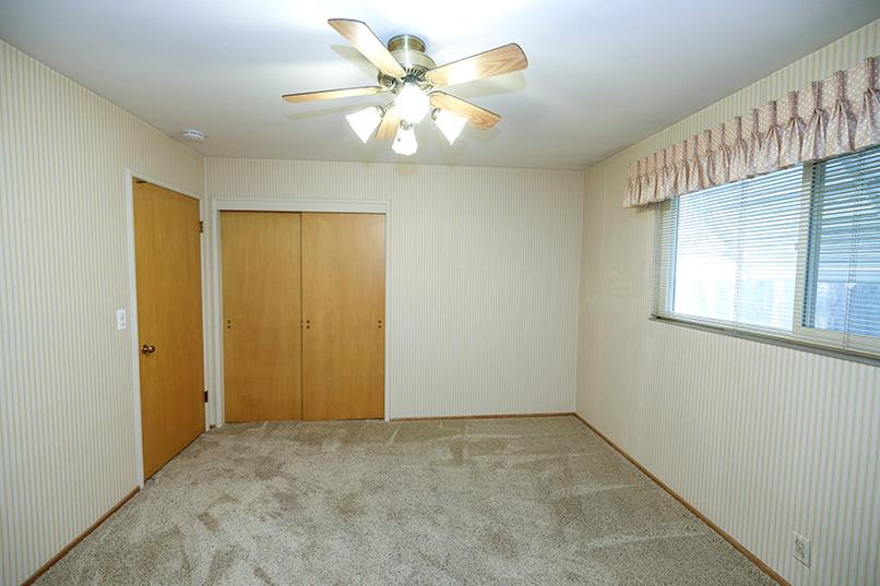 909 Mount Vernon Dr, Modesto, CA 95350