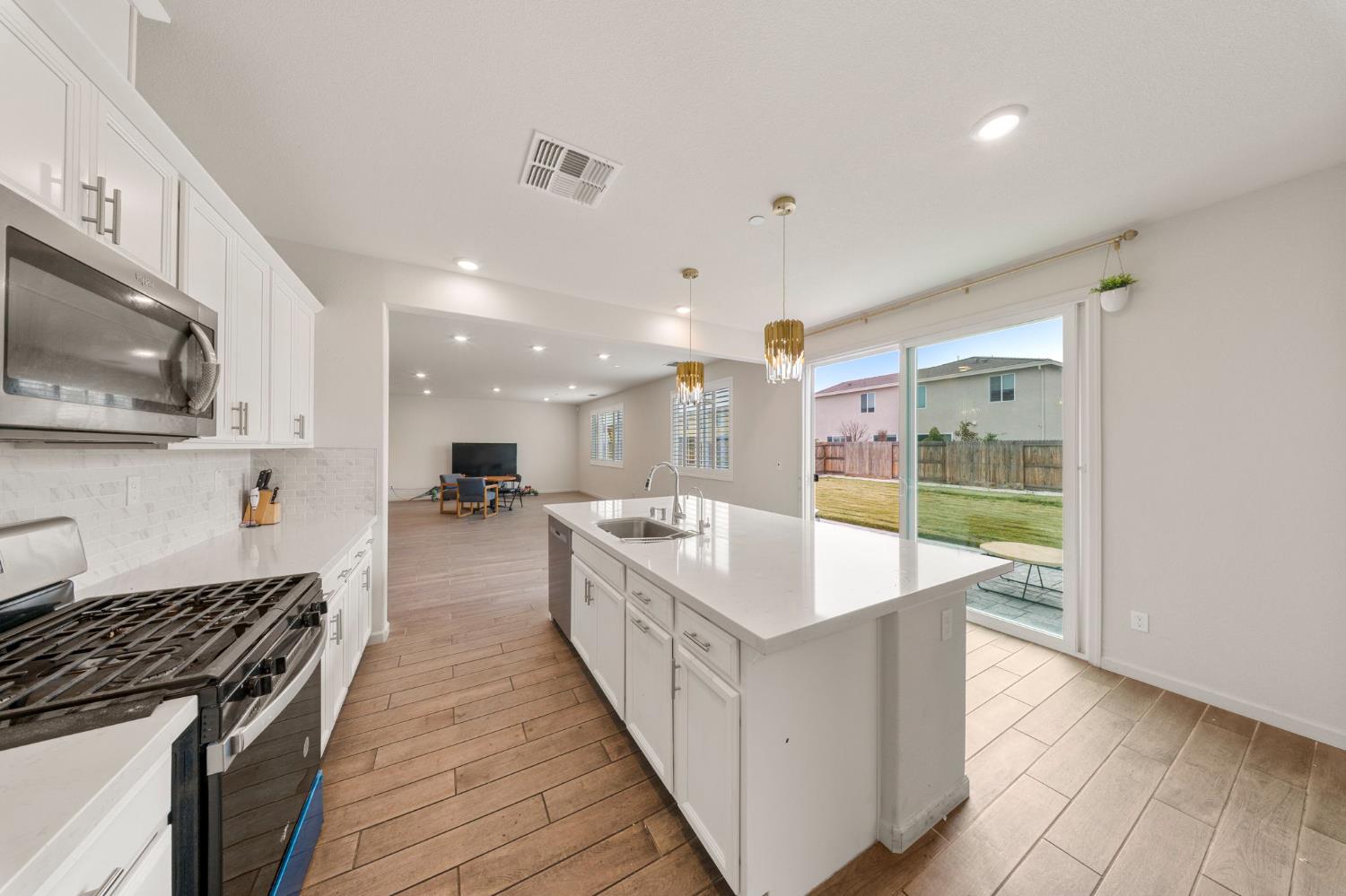 3052 Russos Dr, Manteca, CA 95337