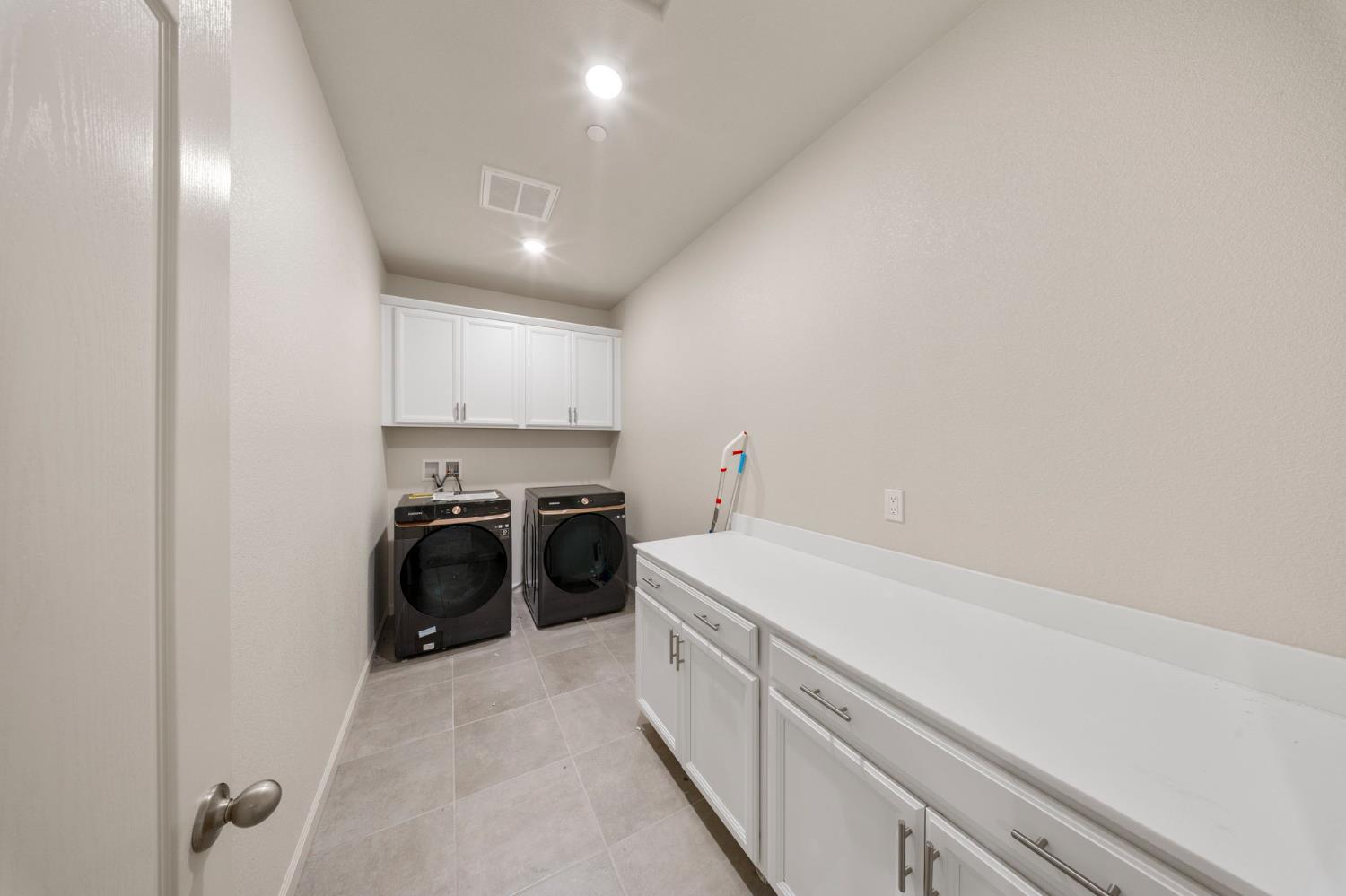 3052 Russos Dr, Manteca, CA 95337