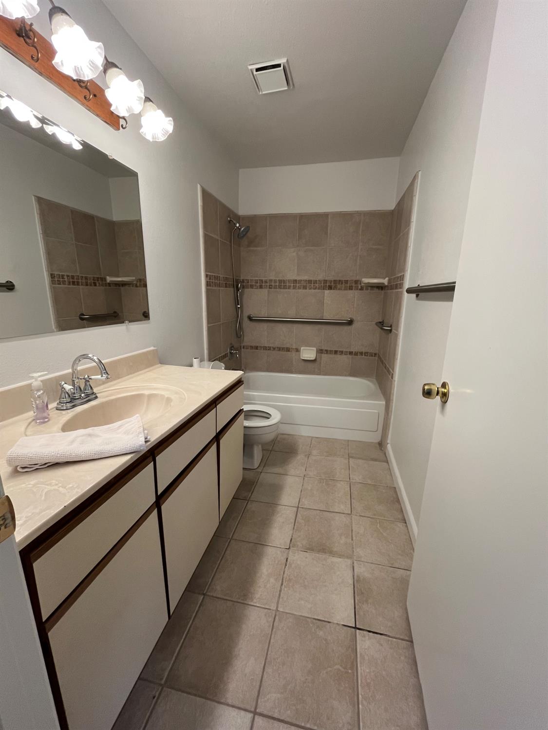 210 A & B Tim Bell Rd, Waterford, CA 95386