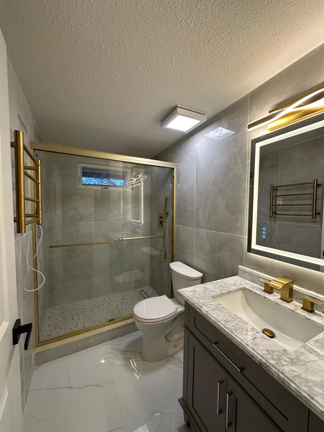 250 N 9th Ave, Oakdale, CA 95361