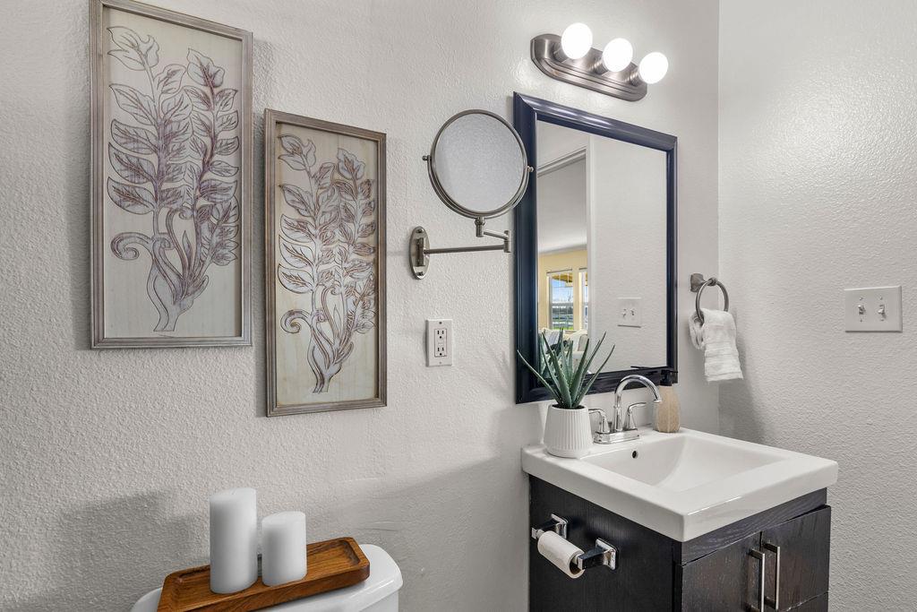 5801 Pleasant Valley Rd, Oakdale, CA 95361