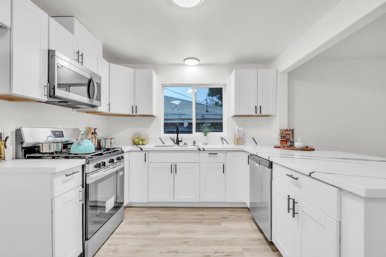 830 Flower St, Turlock, CA 95380