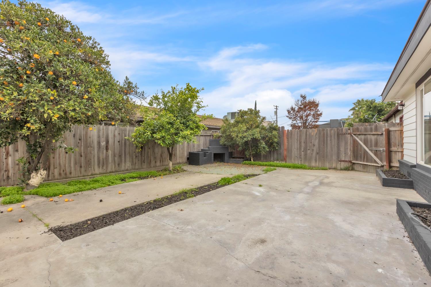 830 Flower St, Turlock, CA 95380