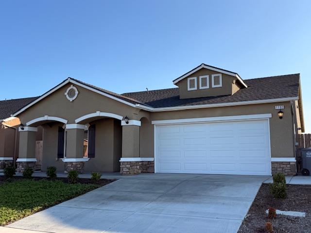 1132 E Orange St, Avenal, CA 93204
