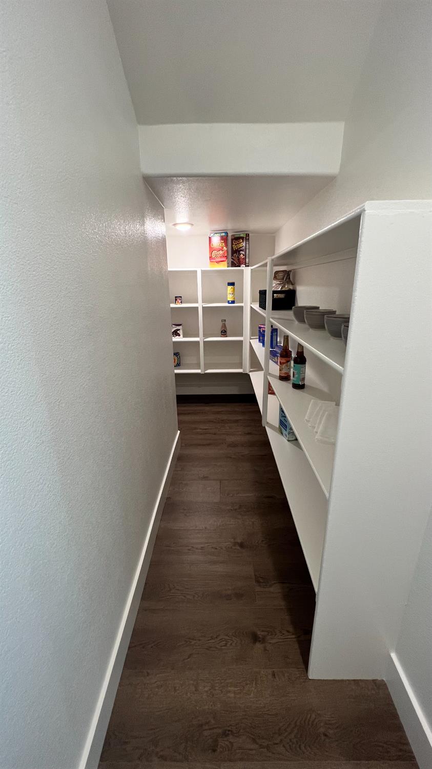 1030 Meadowlands Dr, Oakdale, CA 95361