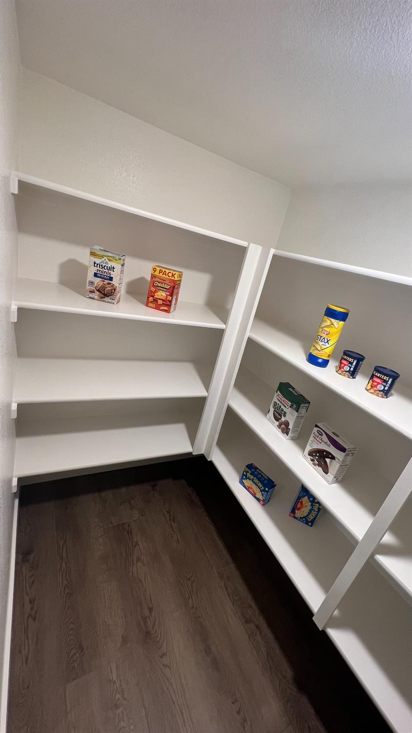 1030 Meadowlands Dr, Oakdale, CA 95361