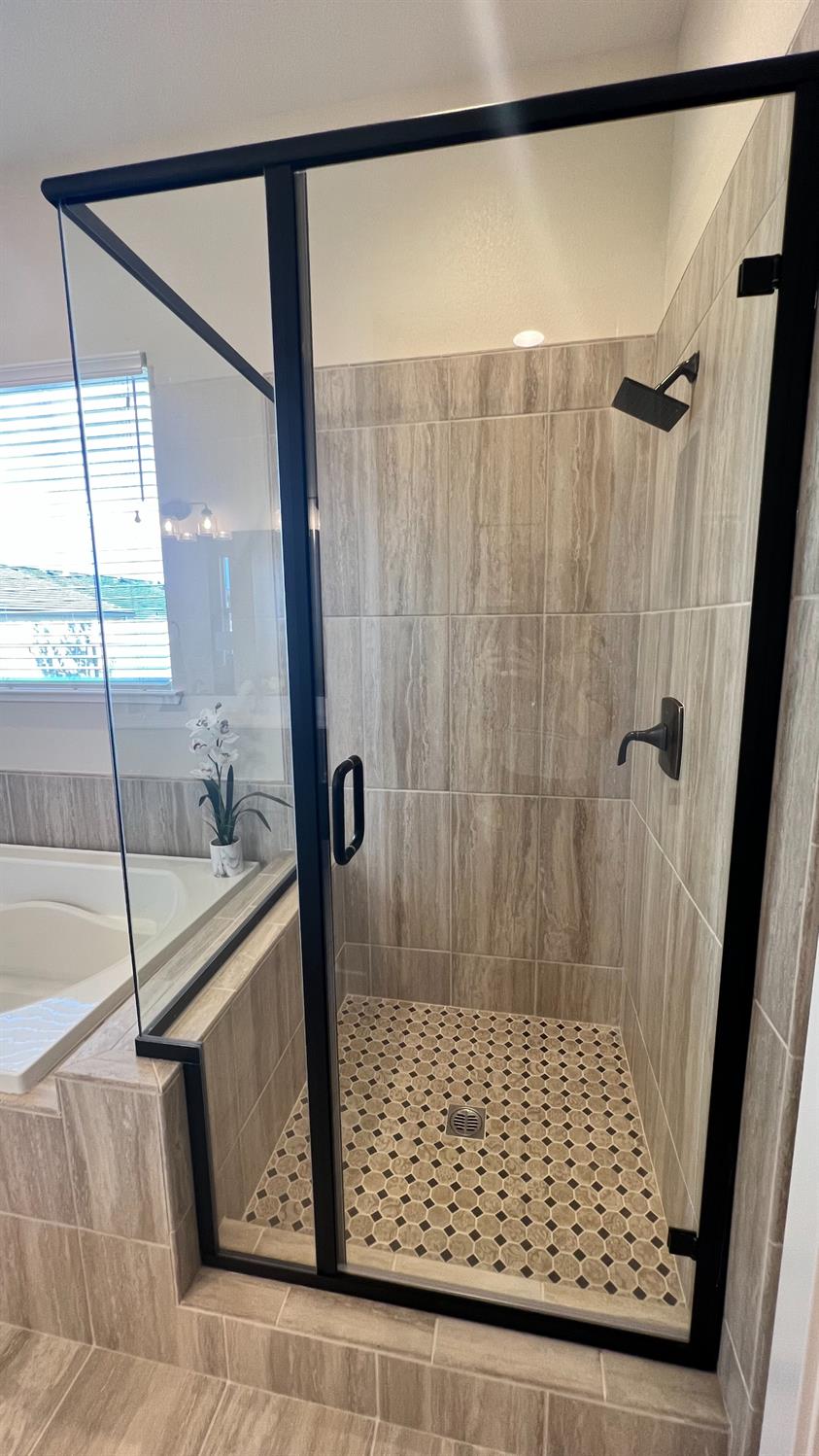 1030 Meadowlands Dr, Oakdale, CA 95361