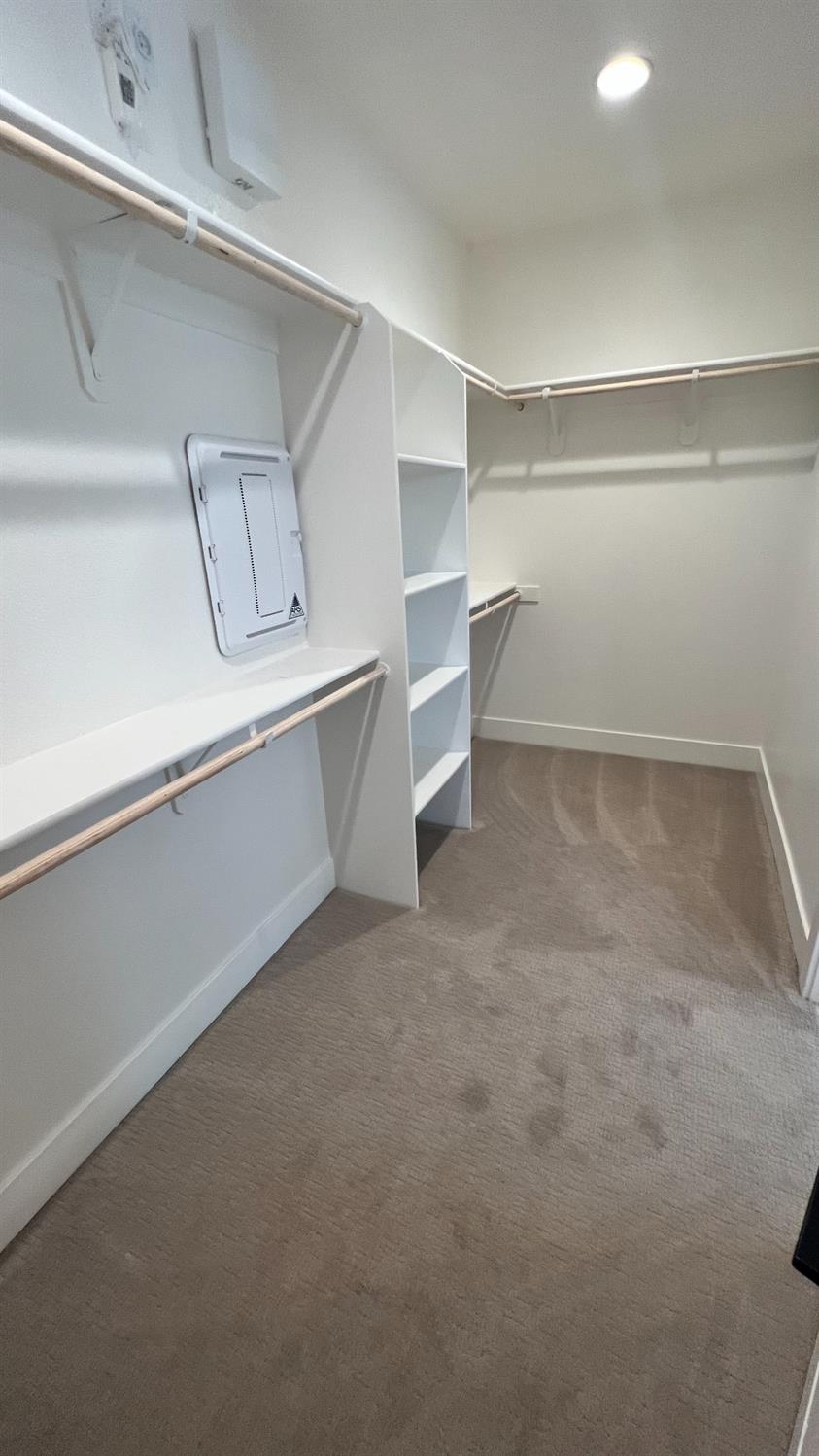 1030 Meadowlands Dr, Oakdale, CA 95361