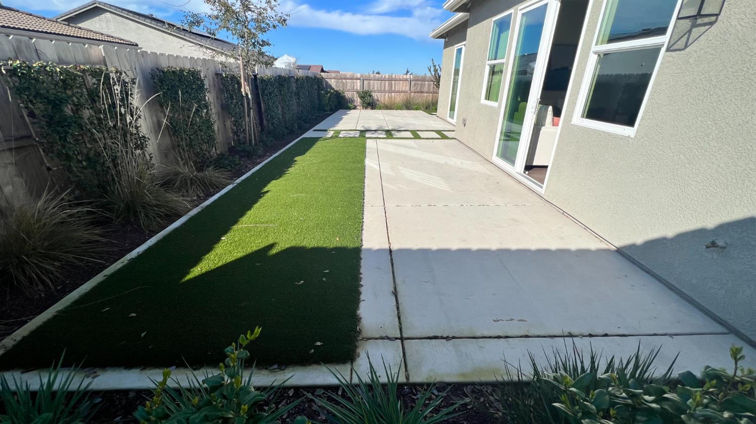 1030 Meadowlands Dr, Oakdale, CA 95361