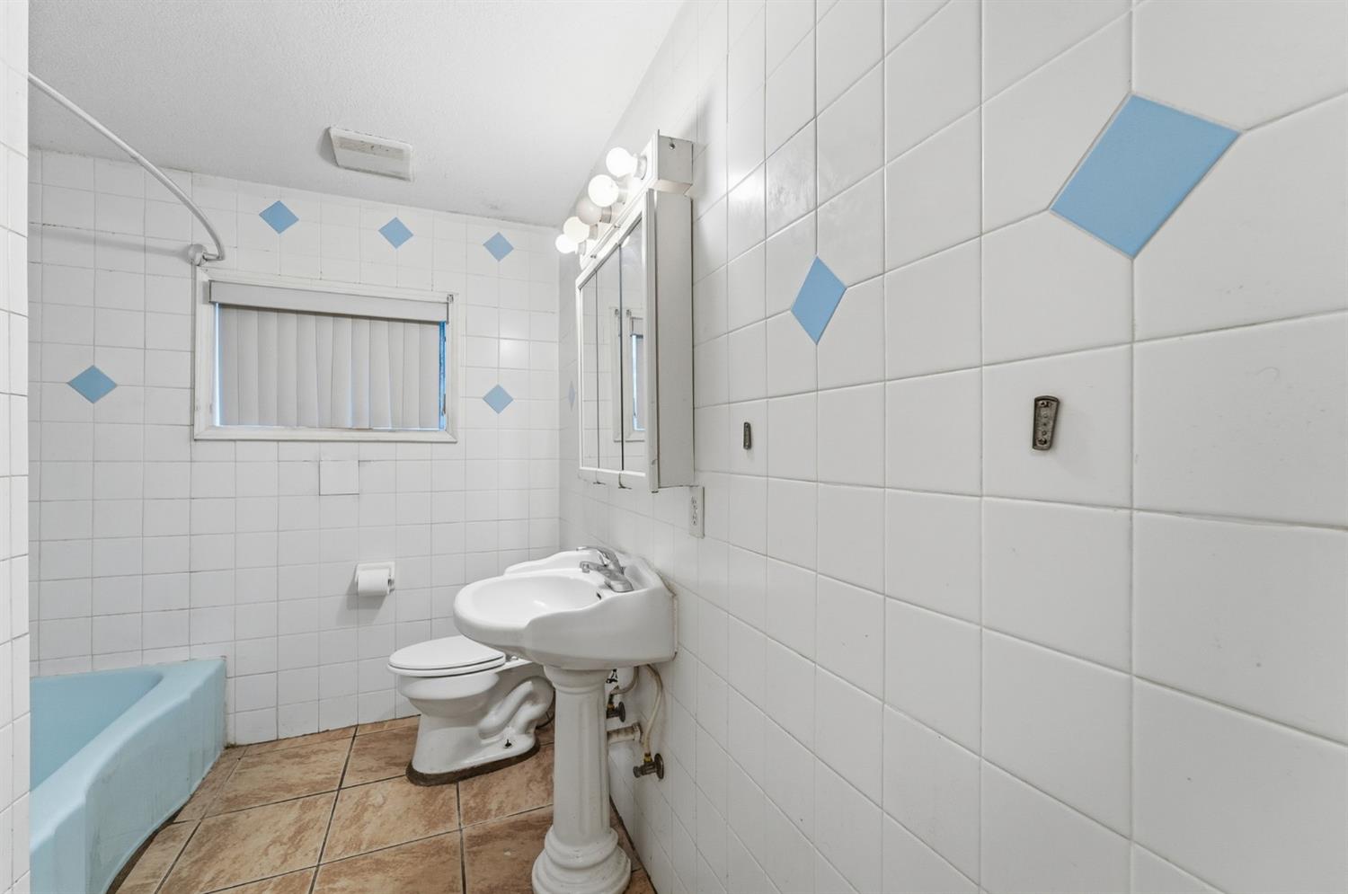 4529 E Briggsmore Ave, Modesto, CA 95355