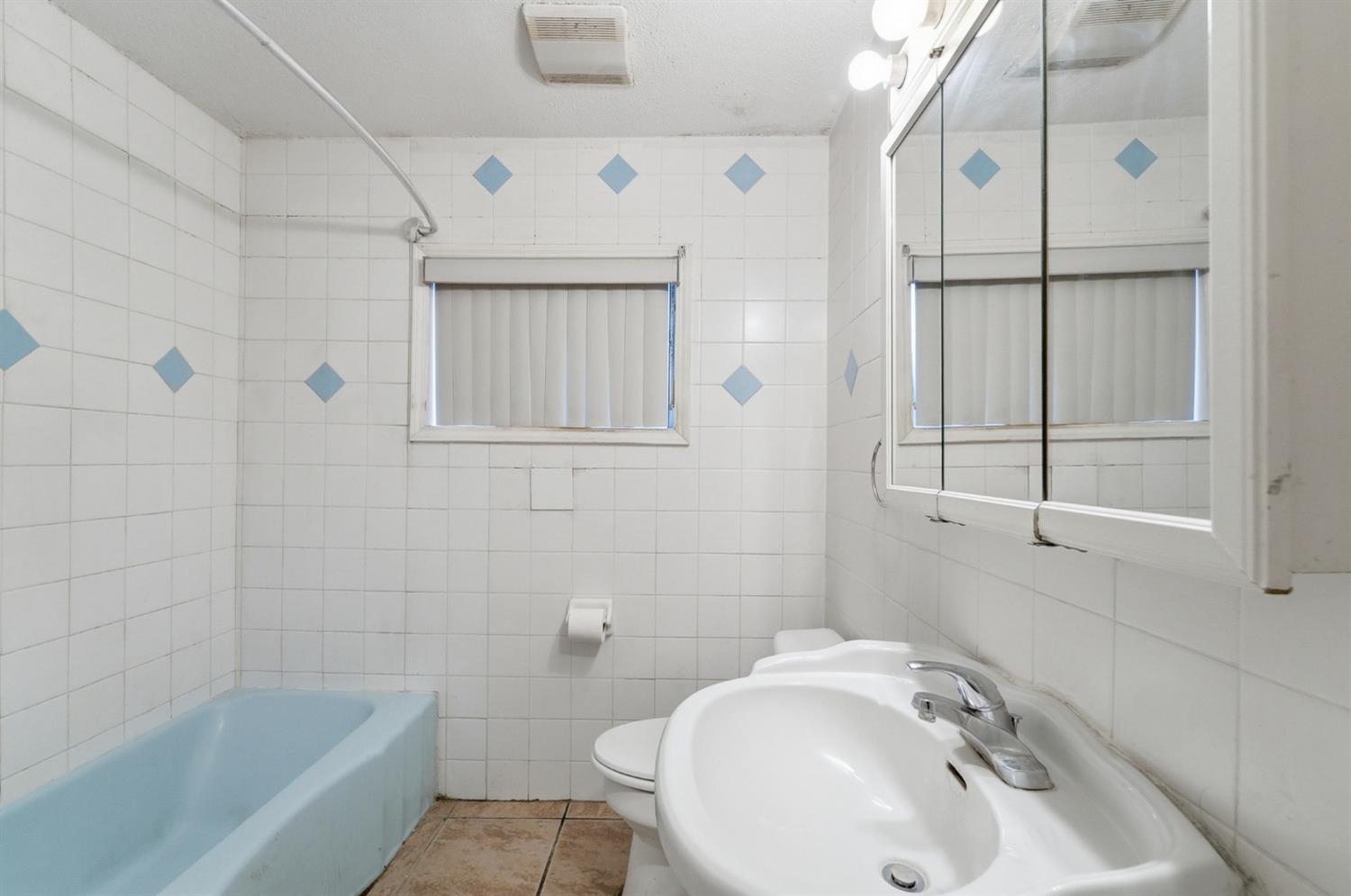 4529 E Briggsmore Ave, Modesto, CA 95355