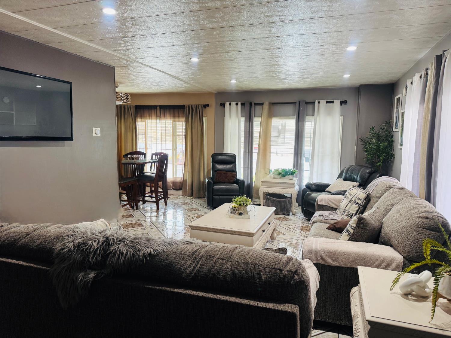 2845 E E Hatch Rd #86, Modesto, CA 95351