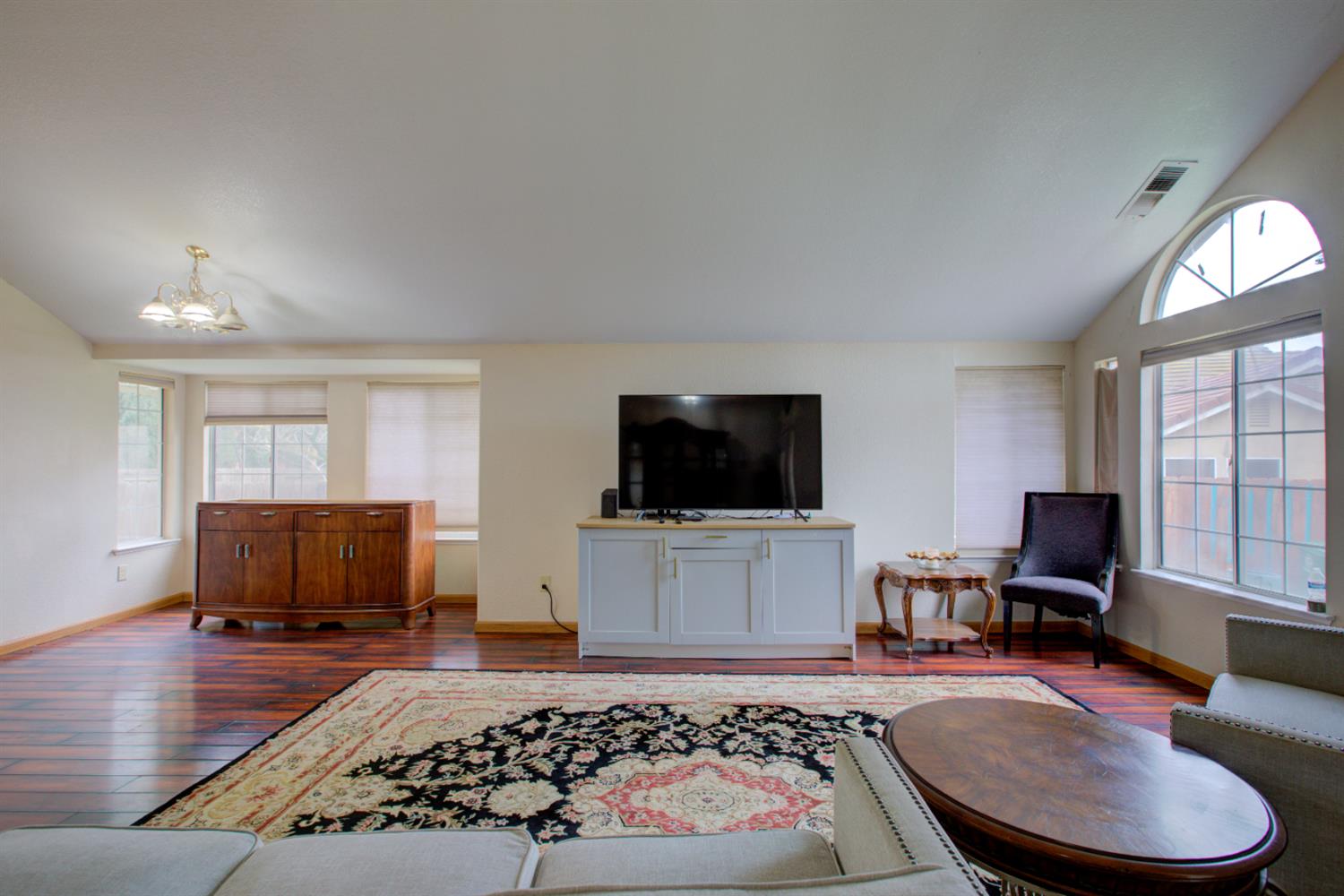 814 Casa Ct, Los Banos, CA 93635