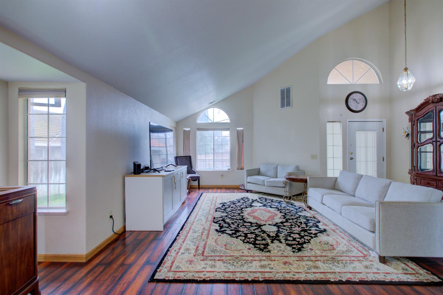 814 Casa Ct, Los Banos, CA 93635